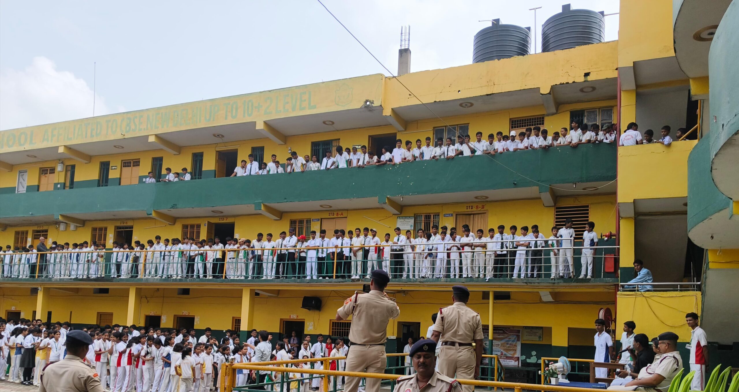 DPS सहरसा में अग्निशमन विभाग की मॉक ड्रिल, छात्रों को सिखाए आग से बचाव और सुरक्षित निकासी के तरीके