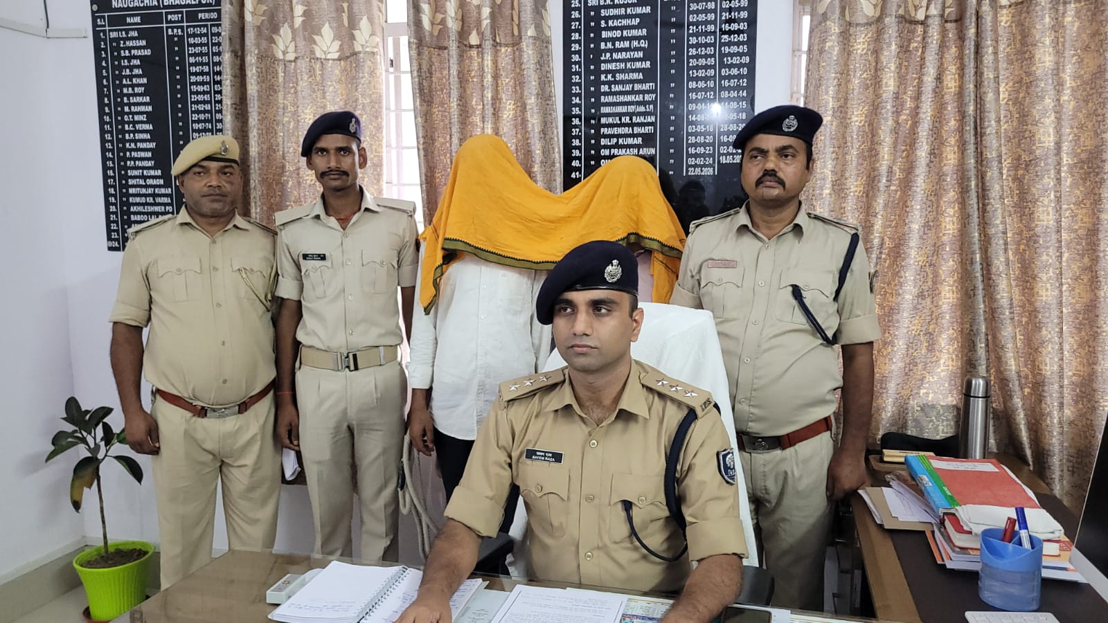 नवगछिया में ATM फ्रॉड का खुलासा, दो आरोपी गिरफ्तार; 40 हजार रुपये समेत ATM कार्ड और सिम बरामद