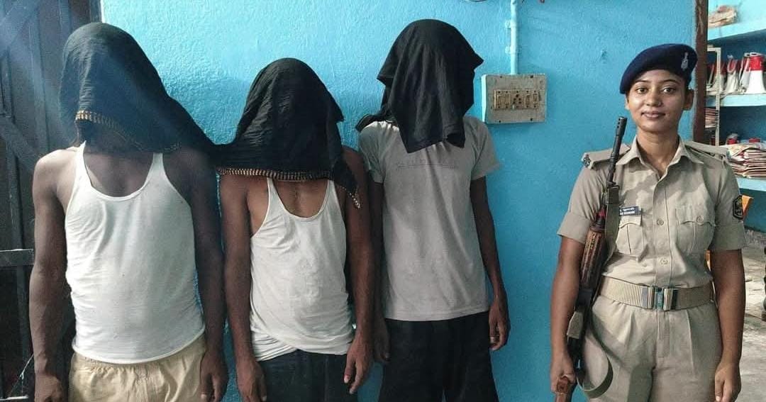 सुल्तानगंज में 10 ग्राम स्मैक के साथ तीन गिरफ्तार, डिजिटल वेट मशीन और मोबाइल भी बरामद