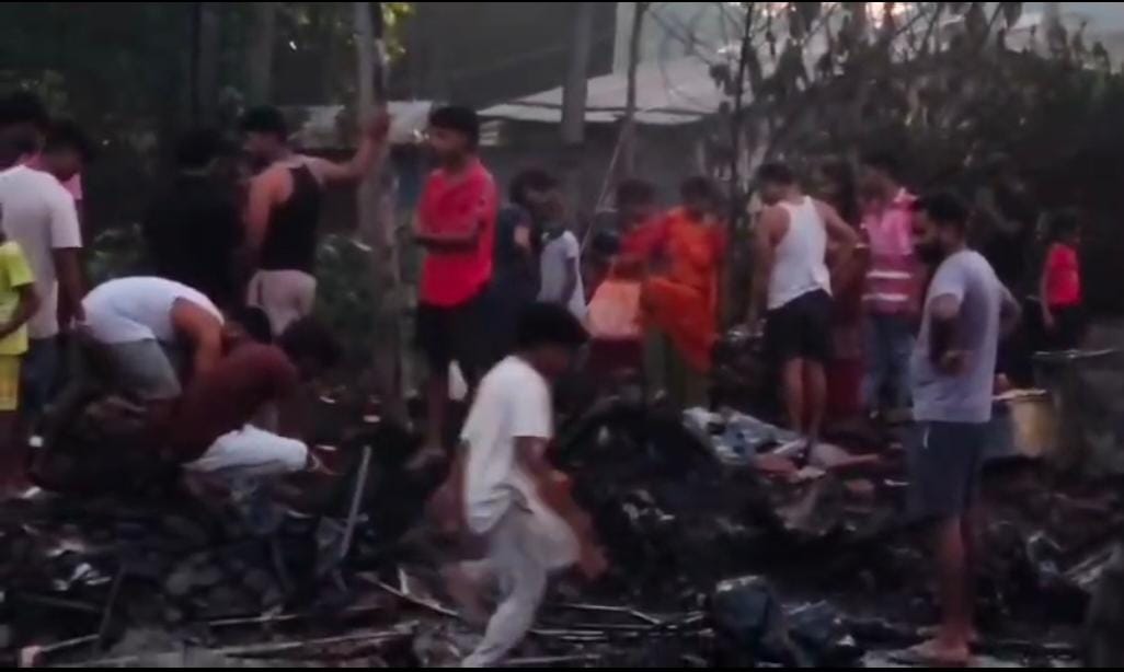 मधेपुरा में शॉर्ट सर्किट से पांच घर जलकर राख, 15 लाख की संपत्ति का नुकसान
