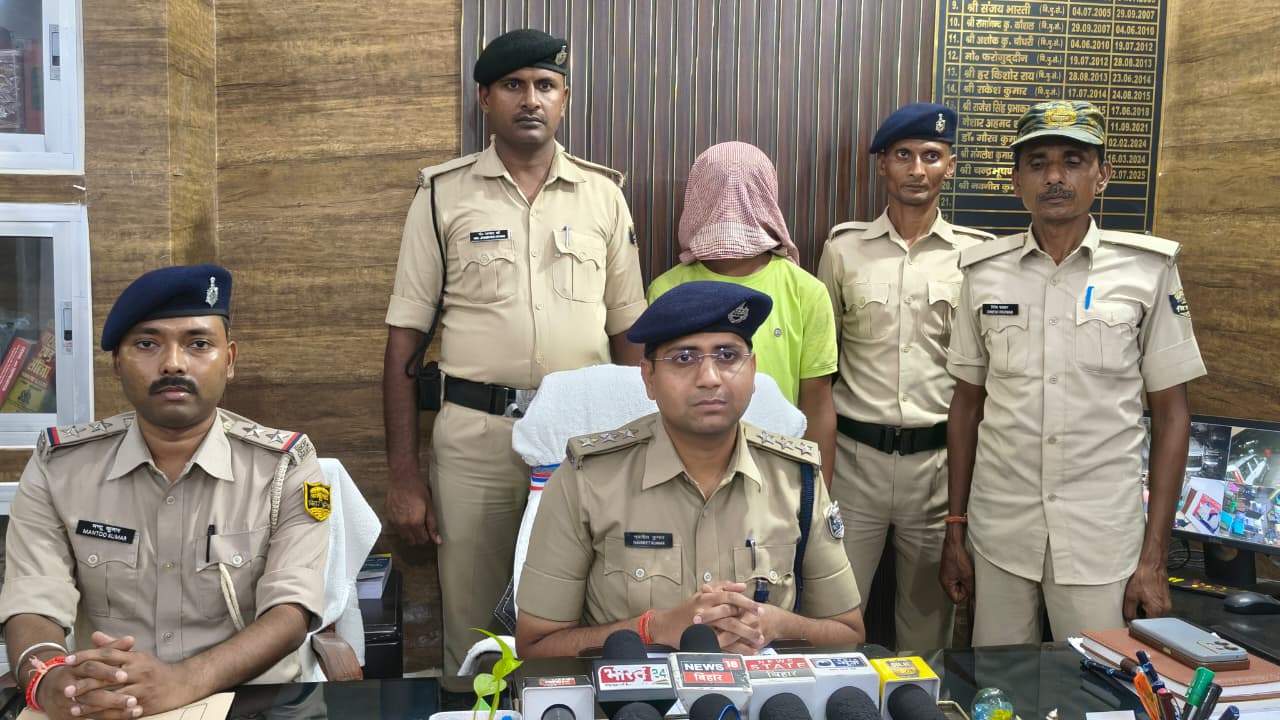 भागलपुर में 6480 बोतल कफ सिरप बरामद, पिकअप चालक गिरफ्तार