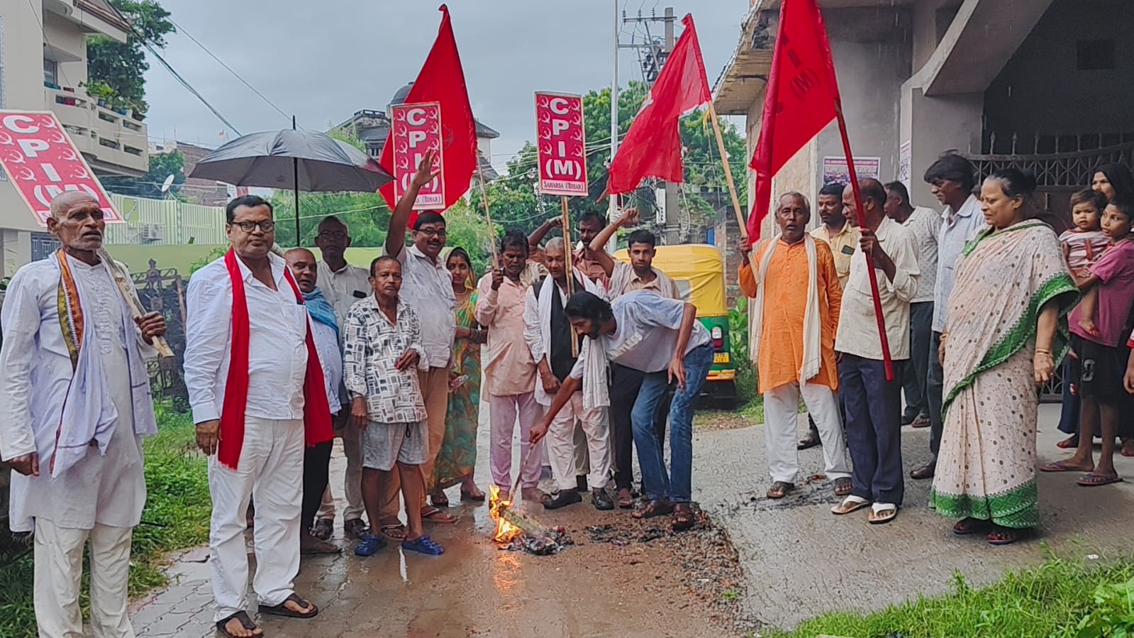 सहरसा में CPM का प्रतिरोध मार्च, मुख्य चुनाव आयुक्त के खिलाफ पुतला दहन