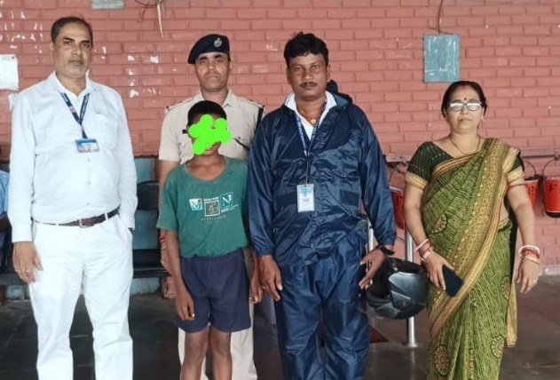 छपरा से भटककर समस्तीपुर पहुंचा नाबालिग, RPF और चाइल्ड हेल्पलाइन की मदद से सुरक्षित रेस्क्यू