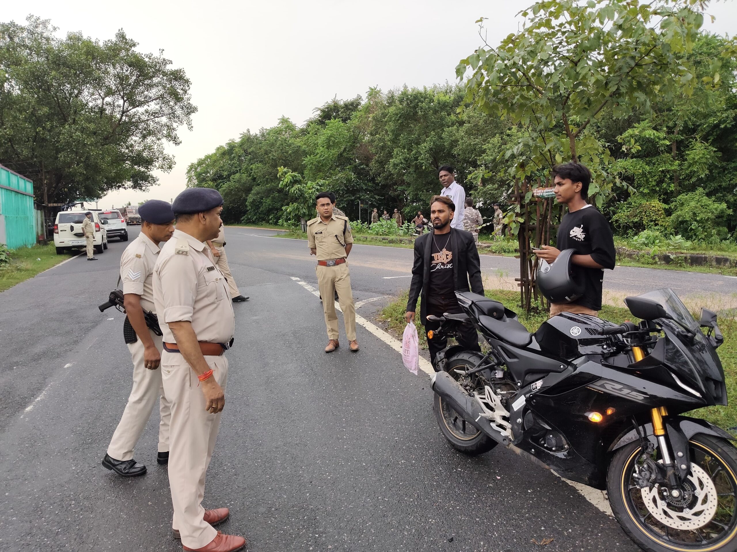 त्योहारों को लेकर जामताड़ा पुलिस अलर्ट, जिलेभर में चला एंटी क्राइम वाहन जांच अभियान