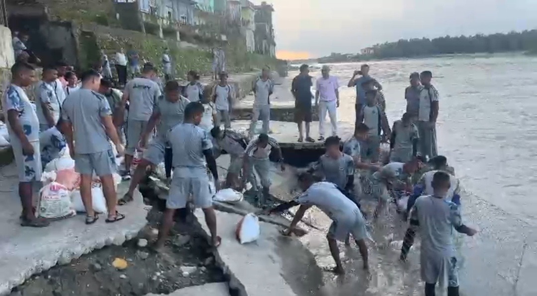 नेपाल में भारी बारिश से नदियां उफान पर, 3.14 लाख क्यूसेक पानी का डिस्चार्ज; आर्मी हाई अलर्ट पर