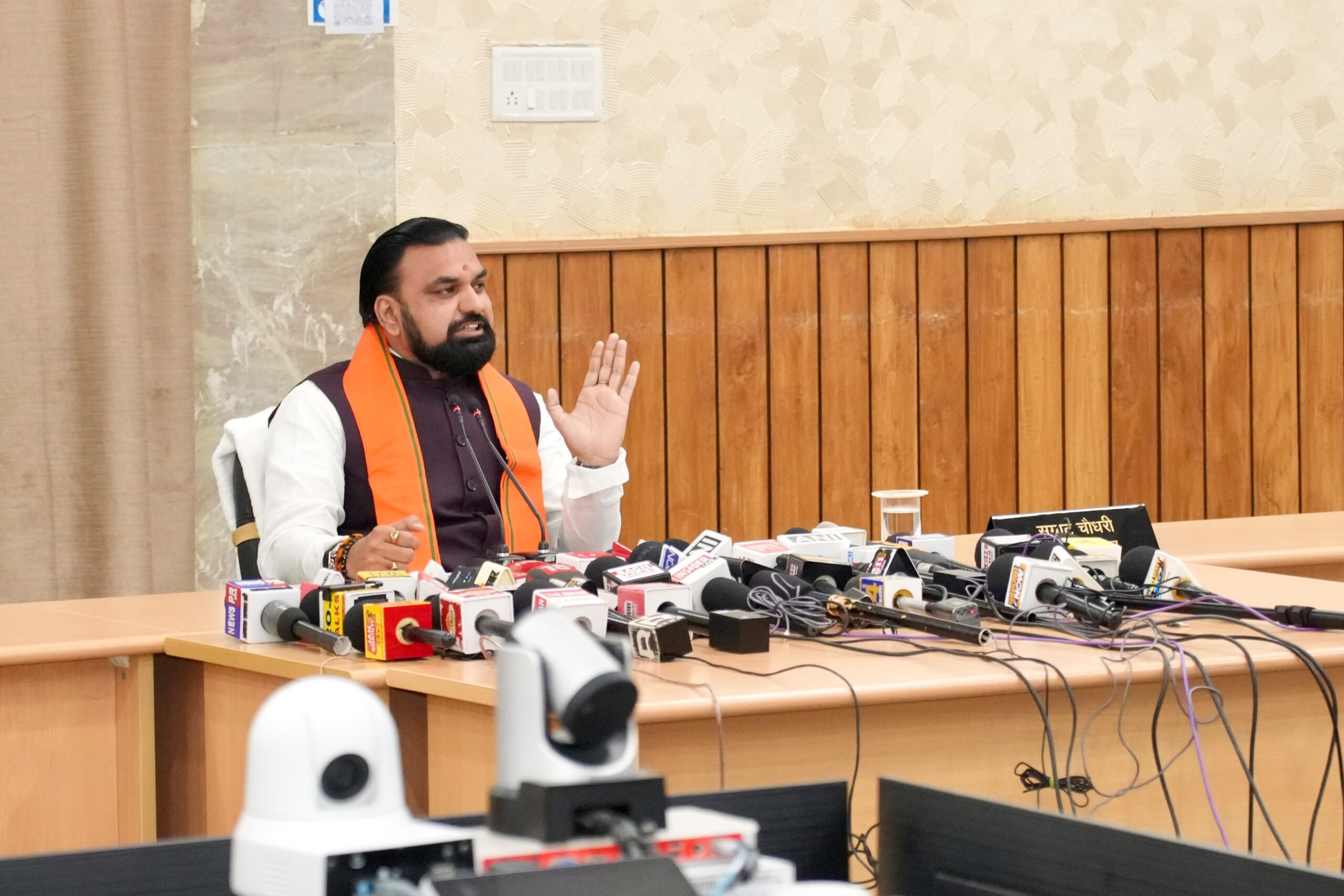 SIR पर CM सम्राट चौधरी का विपक्ष पर पलटवार, बोले- पात्र मतदाता का नाम नहीं काटा गया