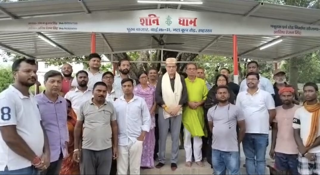 शनि धाम परिवार ने नगर आयुक्त को किया सम्मानित, मंदिर सौंदर्यीकरण और पार्क निर्माण की मांग