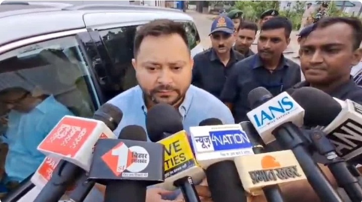 ‘संजय झा अपनी शिकायत करें’, तेजस्वी का पलटवार, बोले- JDU को बर्बाद कर दिया