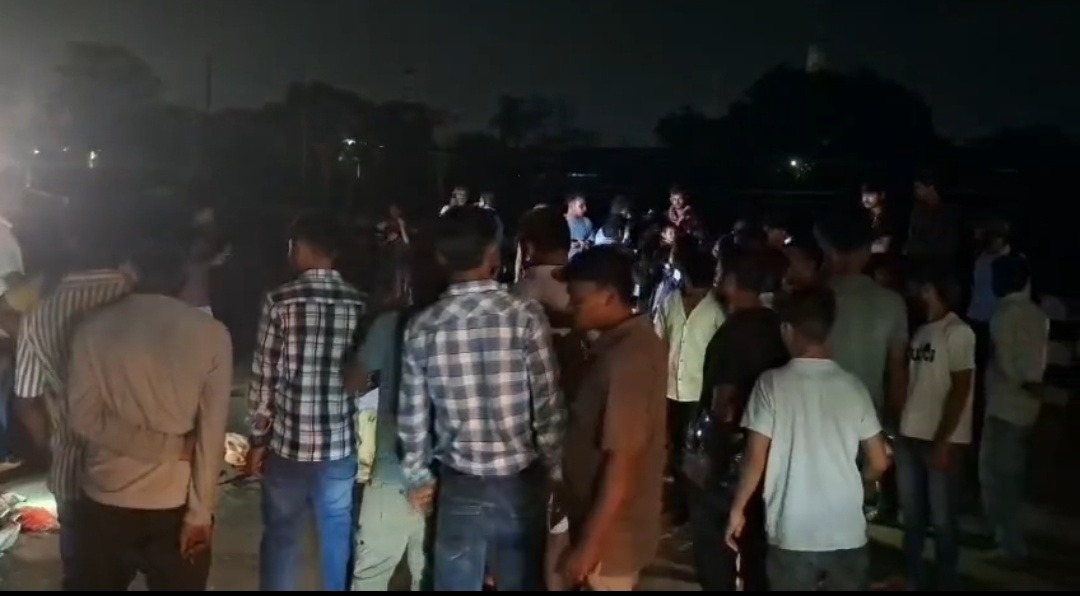 गोविंदपुर में रफ्तार का कहर: ऑटो पलटने से महिला की मौत, NHAI की ट्रैफिक व्यवस्था पर उठे सवाल