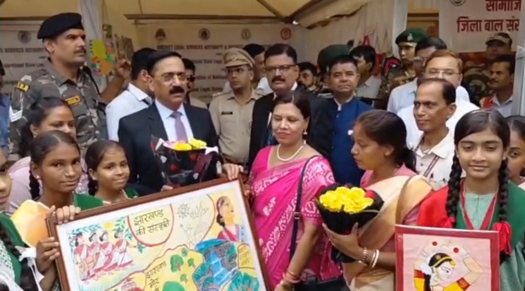 धनबाद में नेशनल लोक अदालत में 15 अरब 67 करोड़ के विवादों का निपटारा, 62 अनाथ बच्चों को मिला स्पॉन्सरशिप योजना का लाभ