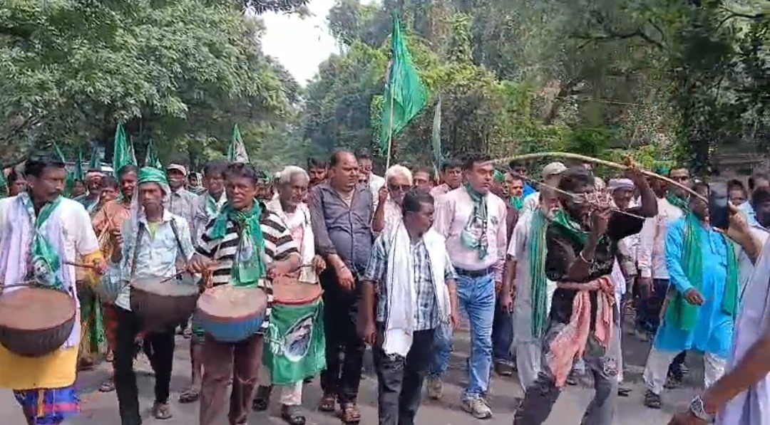 जामताड़ा में MMDR संशोधन बिल के खिलाफ झामुमो का हल्ला-बोल, नाला में जोरदार प्रदर्शन