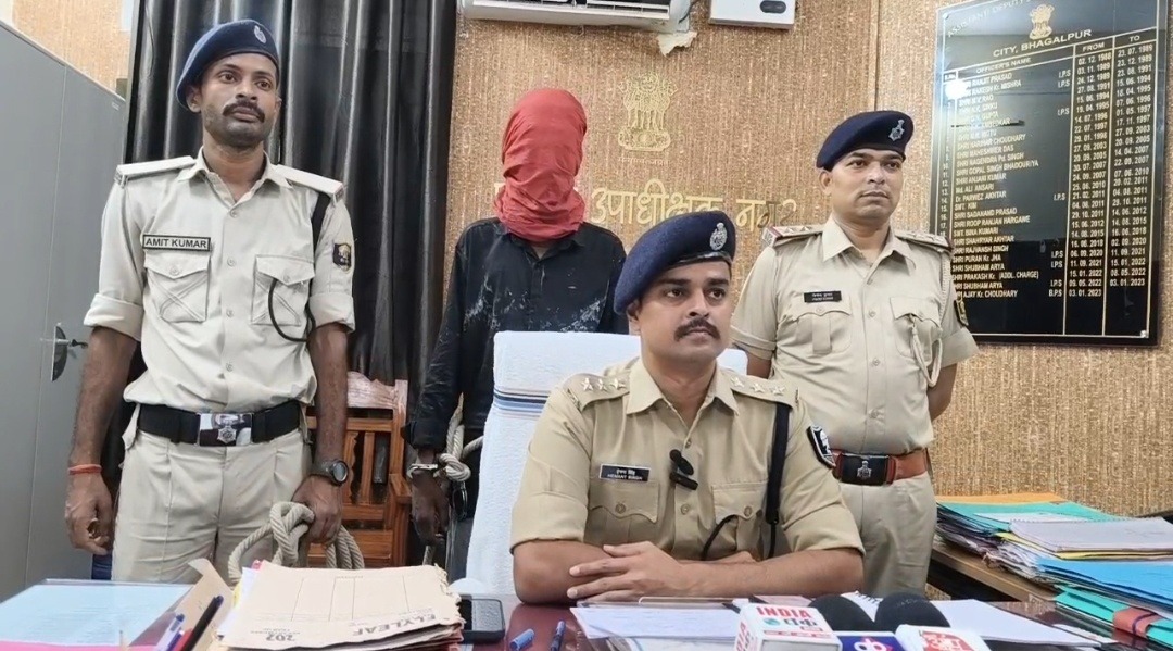 भागलपुर में हथियार के साथ युवक गिरफ्तार, देसी कट्टा और जिंदा कारतूस बरामद