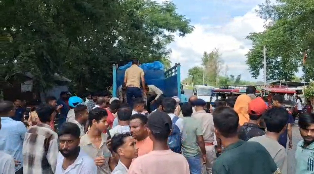 एनएच-727 पर फिर भीषण हादसा, बाइक सवार तीन युवकों की मौत; एक महीने पहले गई थी 5 लोगों की जान