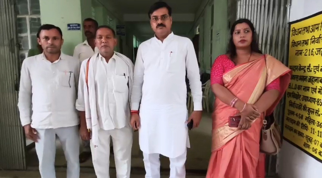 आवास सूची में गड़बड़ी का आरोप, मुखियाओं ने डीडीसी से की शिकायत; पात्र लाभुकों के नाम हटाने का दावा