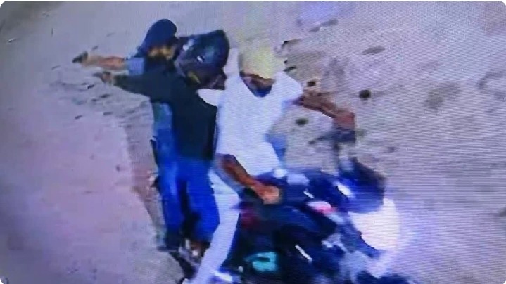 पटना में पूर्व वार्ड पार्षद अनिल यादव पर फायरिंग, तेजस्वी और प्रशांत किशोर ने सरकार को घेरा