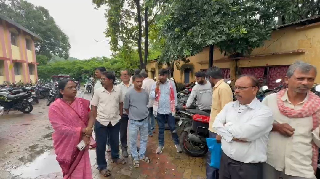 NGT नियमों के उल्लंघन की जांच करने पहुंची टीम, जिला परिषद उपाध्यक्ष को धमकाकर भगाने का आरोप