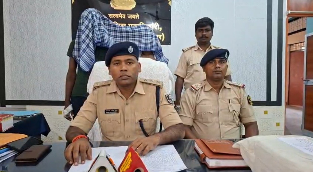 रघुनाथपुर गोलीकांड में 24 घंटे के अंदर दो आरोपी गिरफ्तार, देशी कट्टा और कारतूस बरामद