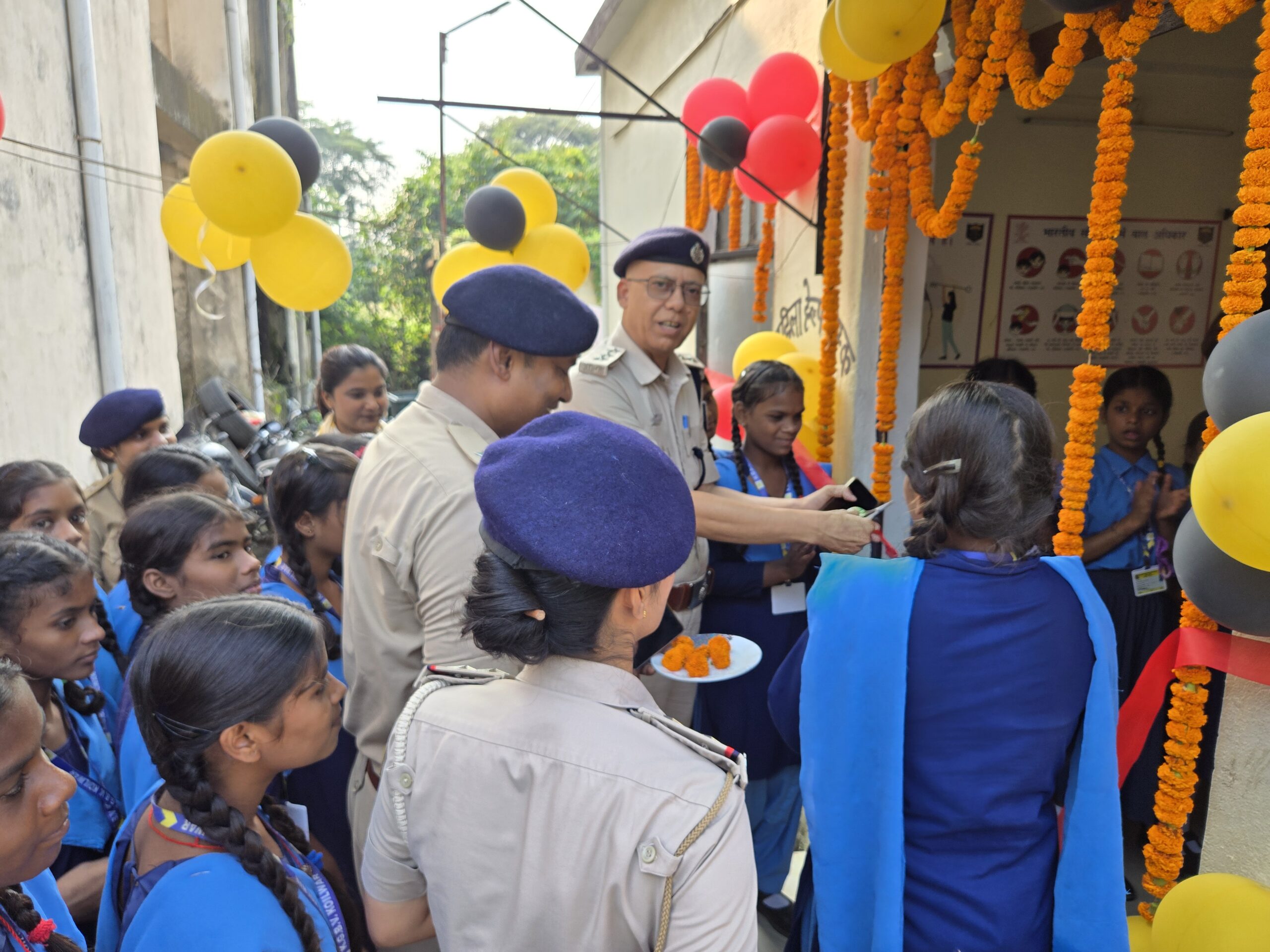 बच्चों को संकट में तत्काल मिलेगी पुलिस सहायता, कोईलवर थाने में शुरू हुआ चाइल्ड हेल्प डेस्क