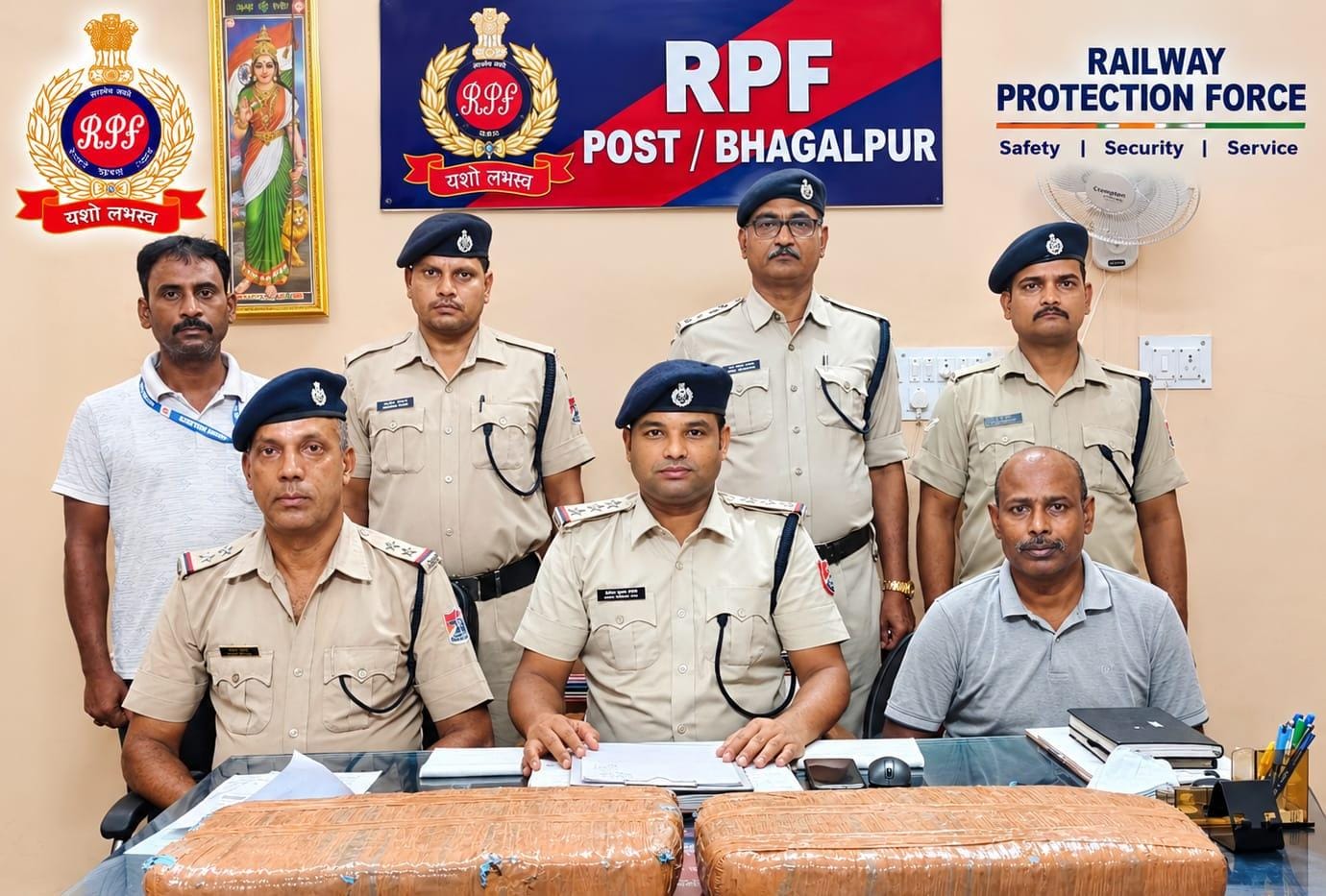 भागलपुर रेलवे स्टेशन पर 16 किलो संदिग्ध गांजा बरामद, कीमत करीब 8 लाख रुपये