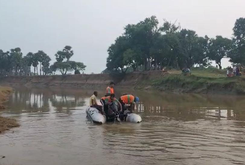 जितिया की तैयारी के बीच गेरुआ नदी में डूबी 13 वर्षीय छात्रा, सात घंटे चला रेस्क्यू ऑपरेशन