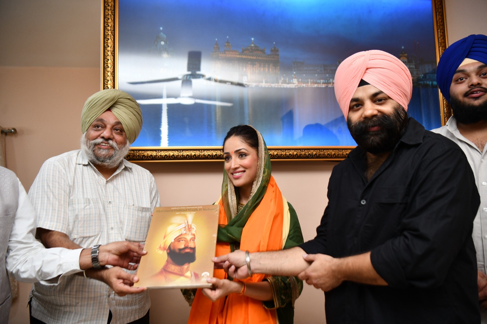 पटना साहिब पहुंचीं अभिनेत्री यामी गौतम, गुरु घर में की अरदास; सिरोपा देकर किया गया सम्मान