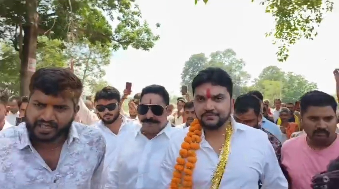 अनंत सिंह ने जन सुराज प्रत्याशी डॉ. अनुज सिंह के समर्थन में नालंदा में किया प्रचार, जन आशीर्वाद यात्रा में जुटी भीड़