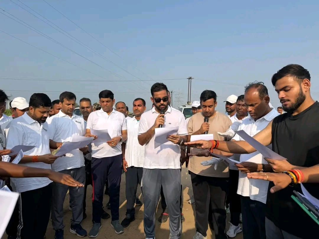 पलामू डीसी ने 48 मिनट में पूरी की 9 KM दौड़, फिटनेस के साथ दिया स्वस्थ जीवनशैली का संदेश