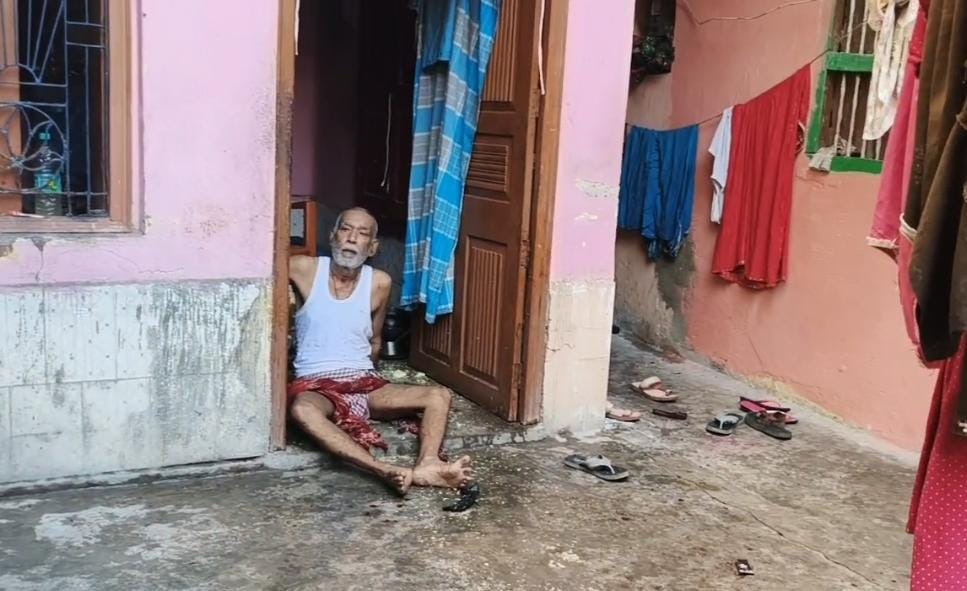 एक कट्ठा जमीन के विवाद में चाचा पर हसुआ से हमला, तीन उंगलियां कटीं; आरोपी गिरफ्तार