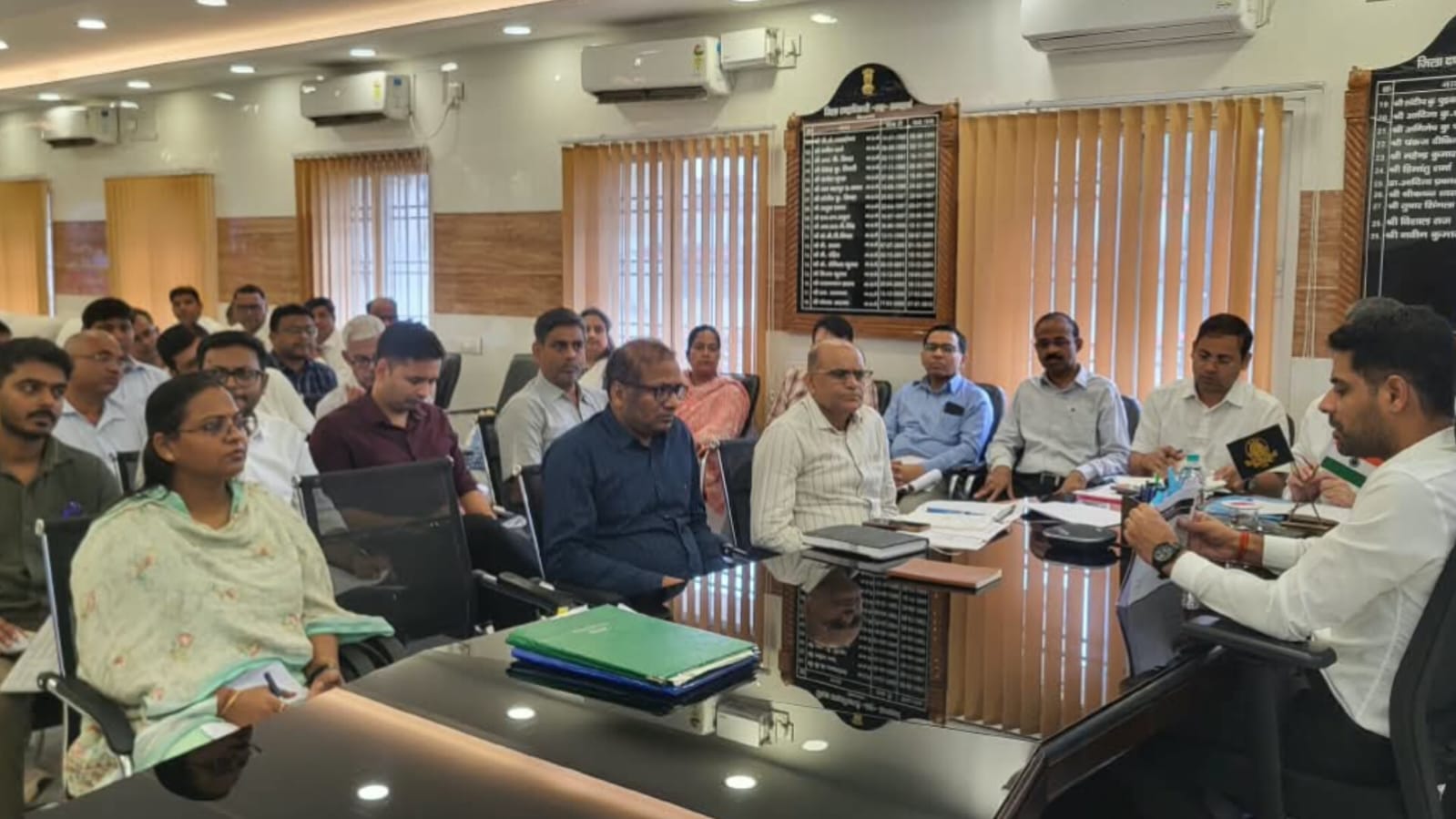 किशनगंज में जिला समन्वय समिति की बैठक, लंबित मामलों के शीघ्र निष्पादन का डीएम ने दिया निर्देश