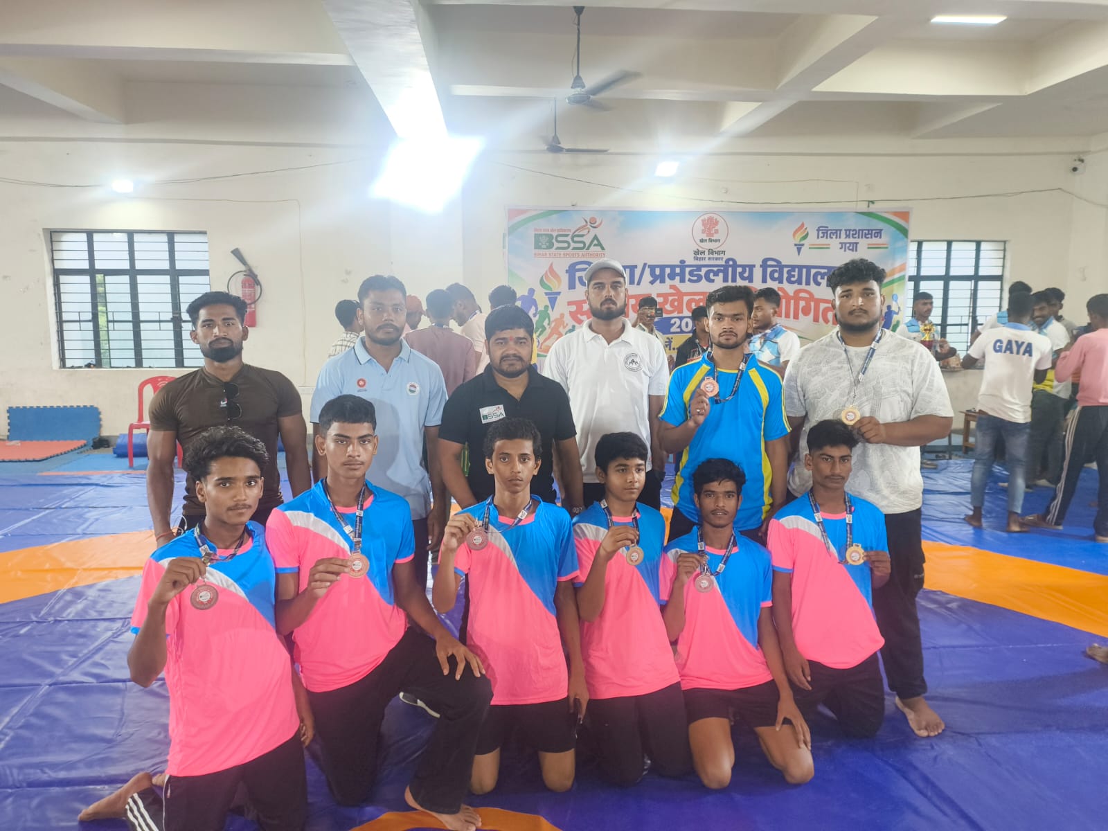 मगध प्रमंडल स्तरीय कुश्ती प्रतियोगिता में औरंगाबाद के पहलवानों का जलवा, 8 खिलाड़ियों ने जीते पदक, 4 का राज्य स्तरीय प्रतियोगिता के लिए चयन