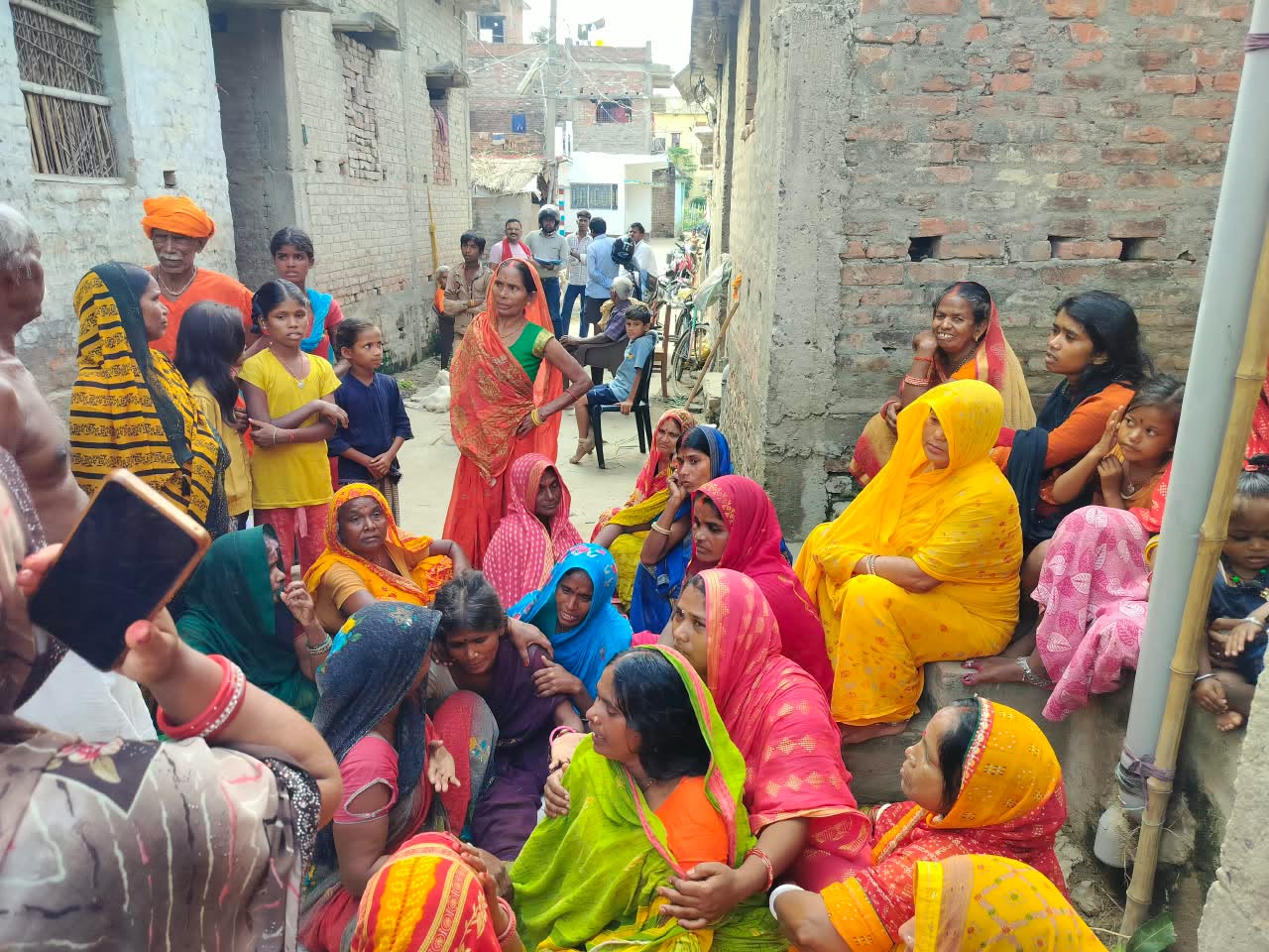 पूर्वी चंपारण में बड़ा हादसा: कछुआ नदी पर बना अंग्रेजों के जमाने का पुल ध्वस्त, एक की मौत और चार गंभीर घायल