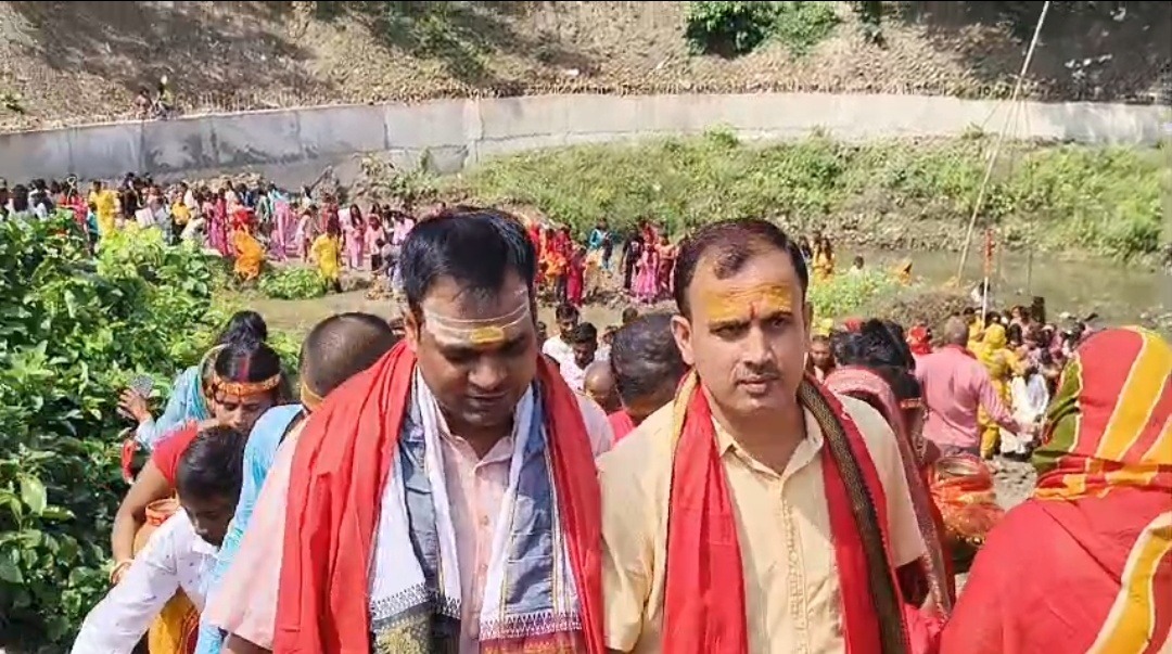 पूर्वी चंपारण के सिरसिया में निकली भव्य कलश यात्रा, मां दुर्गा के जयकारों से गूंजा पूरा इलाका