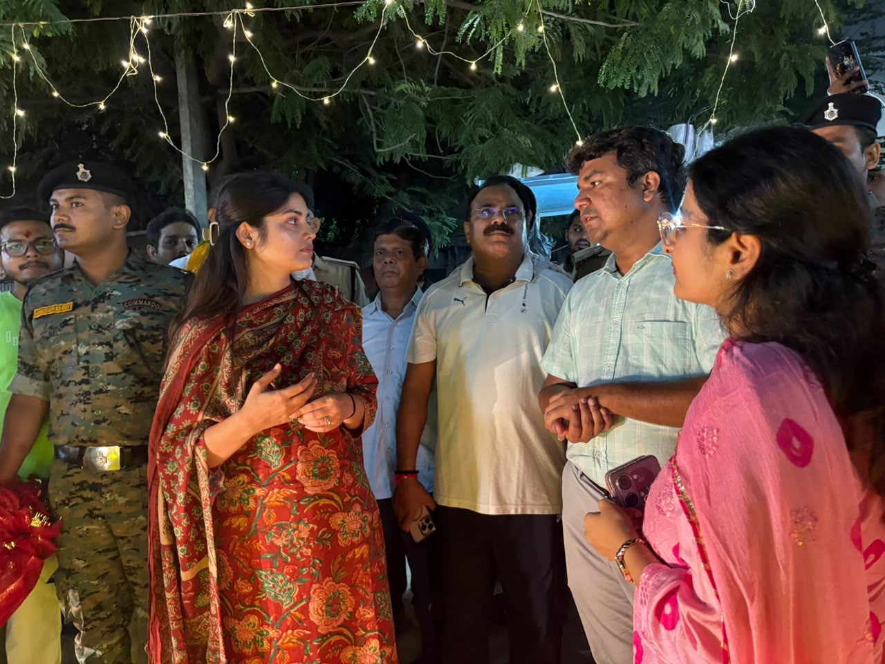 दुर्गापूजा को लेकर अलर्ट मोड में रोहतास प्रशासन, DM दीपक कुमार मिश्रा ने तकिया और रोजा रोड के पंडालों का लिया जायजा