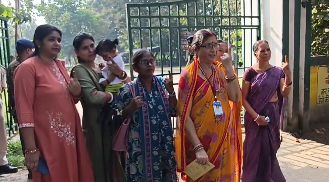 भागलपुर में कोसी स्नातक MLC चुनाव के लिए मतदान जारी, 26 केंद्रों पर वोटिंग; DM और SSP ने संभाली कमान