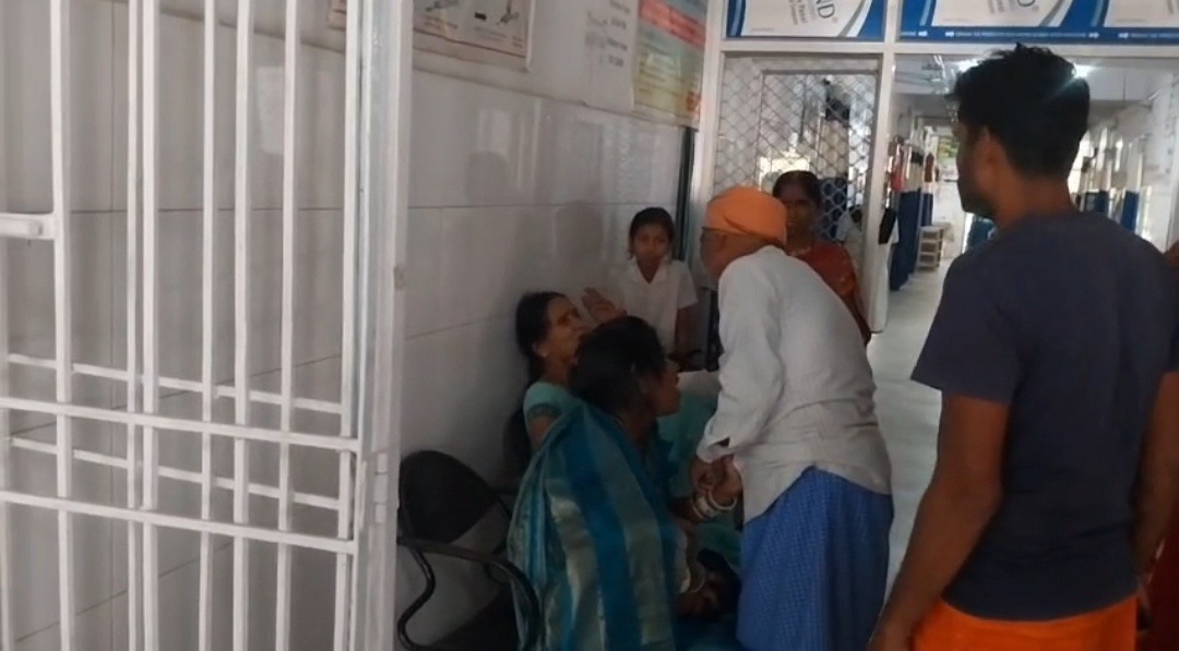 सीवान में दर्दनाक सड़क हादसा: धनछुआ पुल के पास पलटा टोटो, मासूम रुद्र कुमार की मौत; पूजा करने जा रहा था परिवार
