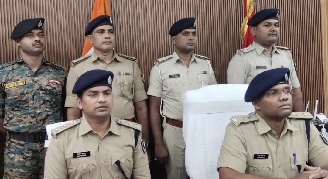 सुपौल में बड़ी वारदात की साजिश नाकाम, अंतरजिला गिरोह के 3 अपराधी गिरफ्तार; 5 देसी कट्टा, पिस्टल और 17 कारतूस बरामद