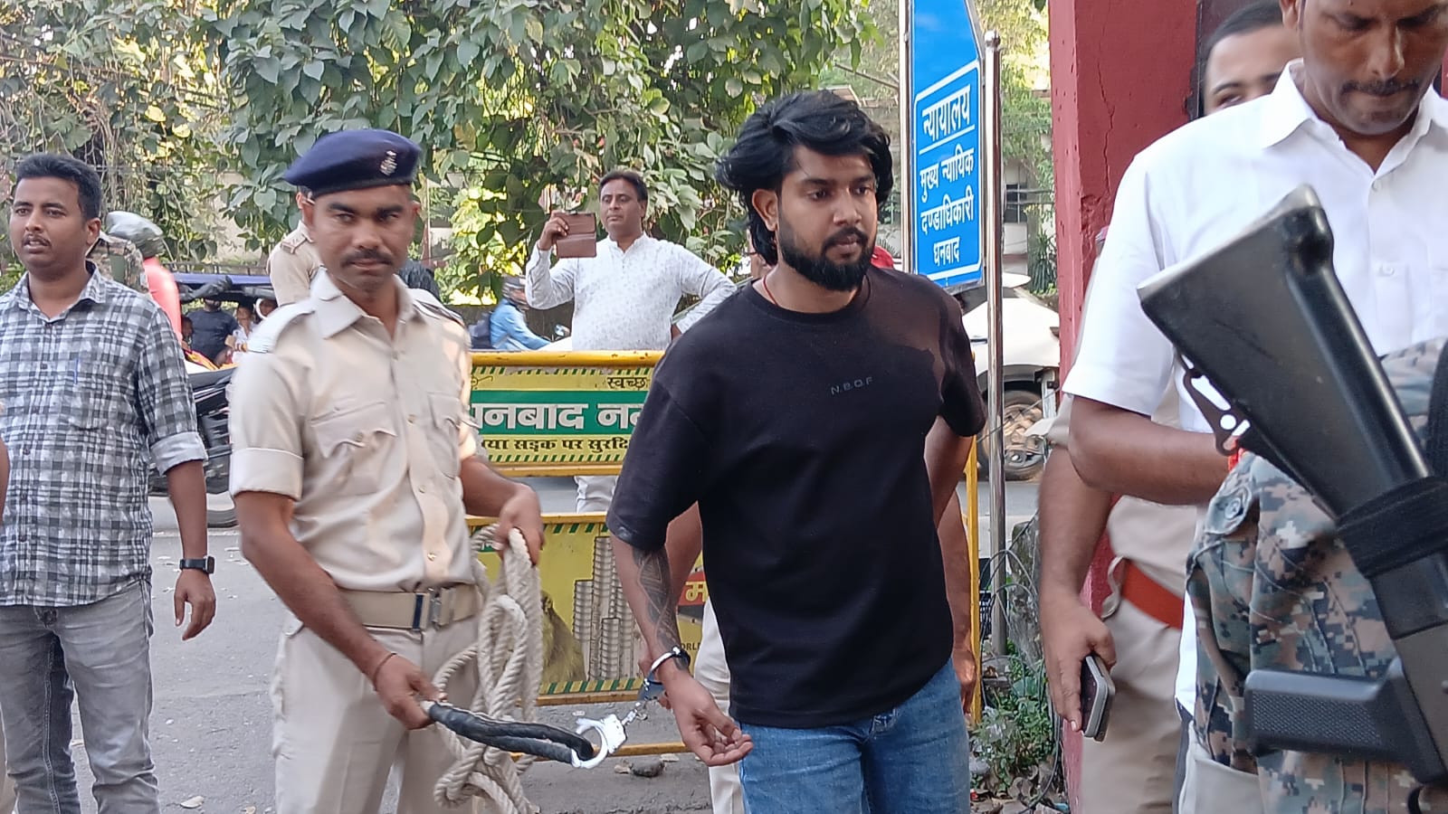 धनबाद में जन्मदिन की पार्टी में अभिजीत सिंह की हत्या, मुख्य आरोपी सूरज यादव समेत दो गिरफ्तार