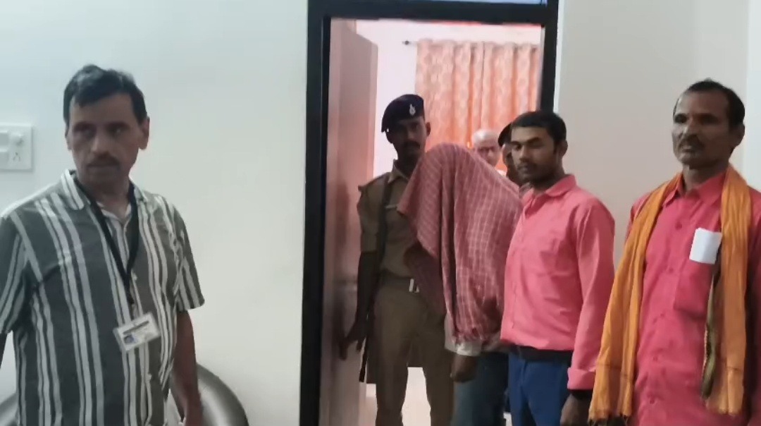 सहरसा में निगरानी विभाग की बड़ी कार्रवाई, 72 हजार रुपये रिश्वत लेते आवास सहायक गिरफ्तार