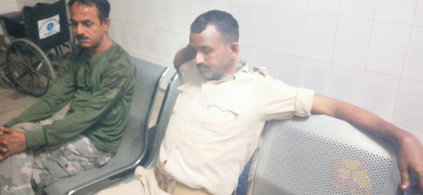 धनबाद सदर अस्पताल में होमगार्ड जवान पर मारपीट का आरोप, घायल मरीज के परिजन का SNMMCH में चल रहा इलाज