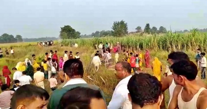 सीतामढ़ी में खेत में बिछे नंगे तार की चपेट में आए पति-पत्नी समेत 3 की मौत, एक गंभीर