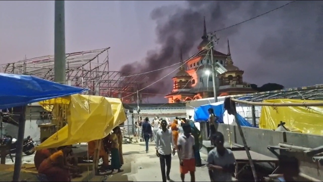 संत कारू बाबा मंदिर में महंत निरंजन यादव पर ग्रामीणों का आरोप, गोलीबारी में एक को लगी गोली; महंत समेत कई गिरफ्तार