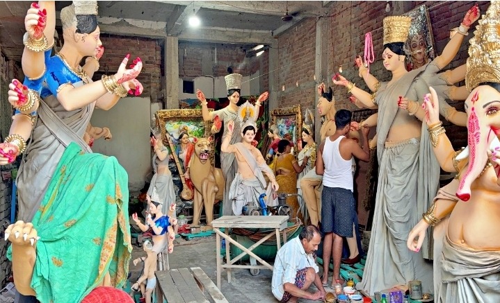 मुजफ्फरपुर में वेश्यालय के आंगन की मिट्टी से बनती है मां दुर्गा की प्रतिमा, सदियों पुरानी परंपरा में छिपा सामाजिक समानता का संदेश