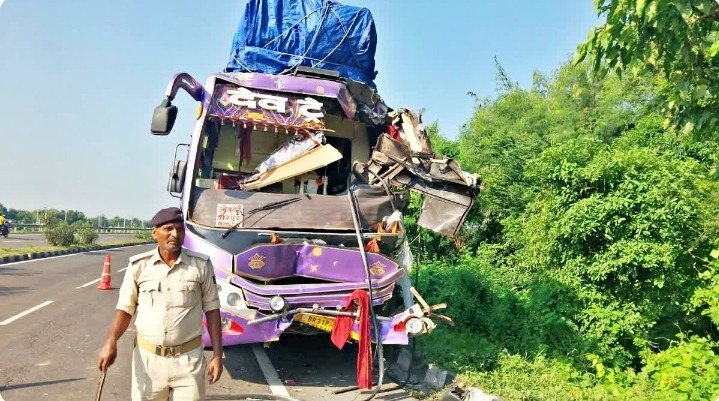 सुपौल में NH-27 पर भीषण सड़क हादसा, बस के खलासी की मौत, छह यात्री गंभीर रूप से घायल