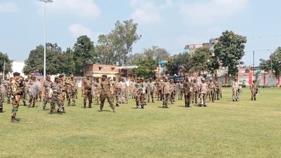 दुर्गा पूजा को लेकर धनबाद पुलिस अलर्ट, सुरक्षा से लेकर ट्रैफिक तक कड़े इंतजाम; 4 रूटों पर डायवर्शन लागू