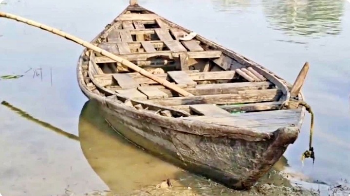 वैशाली नाव हादसे के बाद प्रशासनिक कार्रवाई, राघोपुर के सीओ दीपक कुमार पद से हटाए गए
