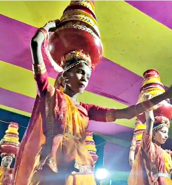 मिथिलांचल की अनूठी लोक परंपरा: झिझिया की लौ में आज भी जीवित है सदियों पुरानी आस्था
