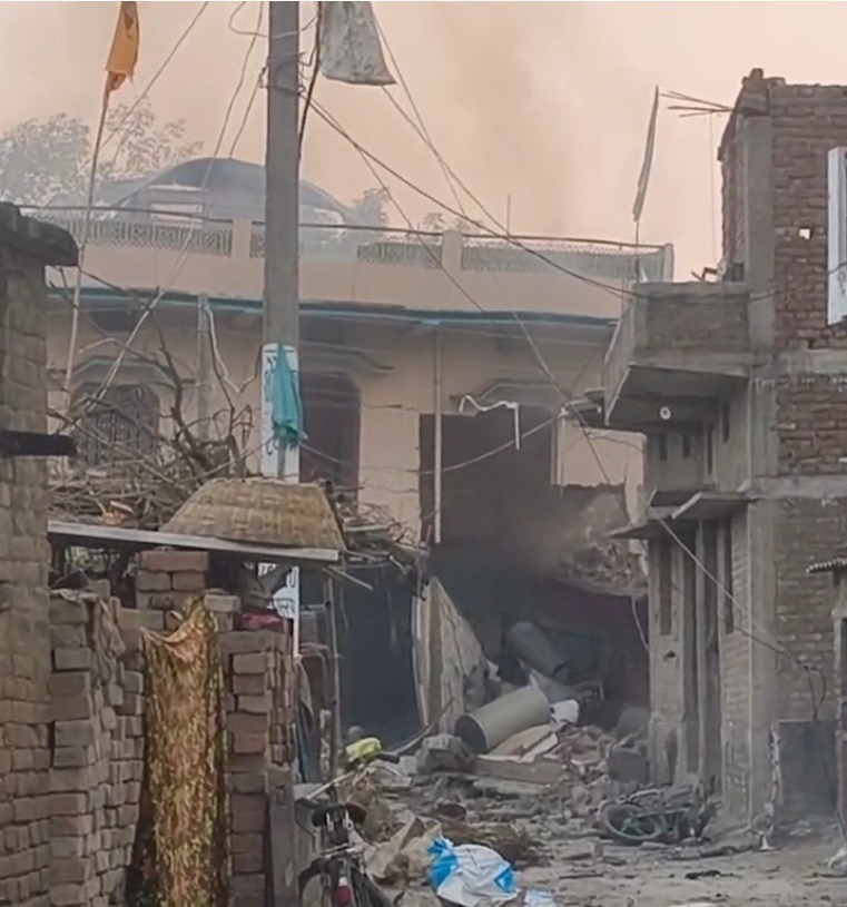 सिवान में पटाखा बनाने के दौरान भीषण विस्फोट, छह लोगों की मौत की सूचना; गांव में मचा हड़कंप