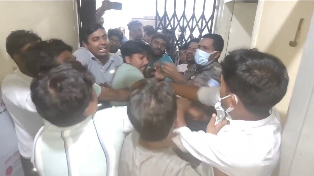 धनबाद में टांके खुलवाने पहुंची 29 वर्षीय महिला की मौत, प्रगति नर्सिंग होम में परिजनों का हंगामा