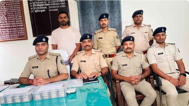 मोतिहारी में जाली नोटों के बड़े नेटवर्क का खुलासा, 19.98 लाख के नकली नोट के साथ यूपी का तस्कर गिरफ्तार