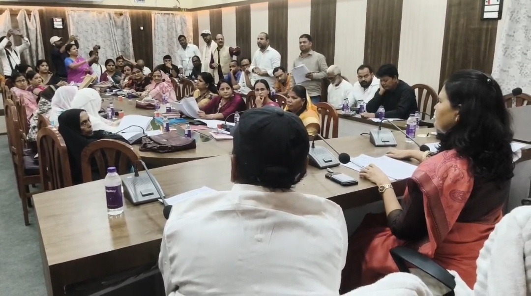 भागलपुर नगर निगम की बोर्ड बैठक में अधिकारों को लेकर हंगामा, नाराज मेयर-डिप्टी मेयर ने छोड़ी बैठक; पार्षदों के मनाने पर लौटे वापस